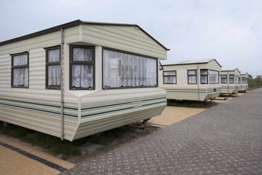 Cuma Camp Vila Sarbinowo Exterior foto