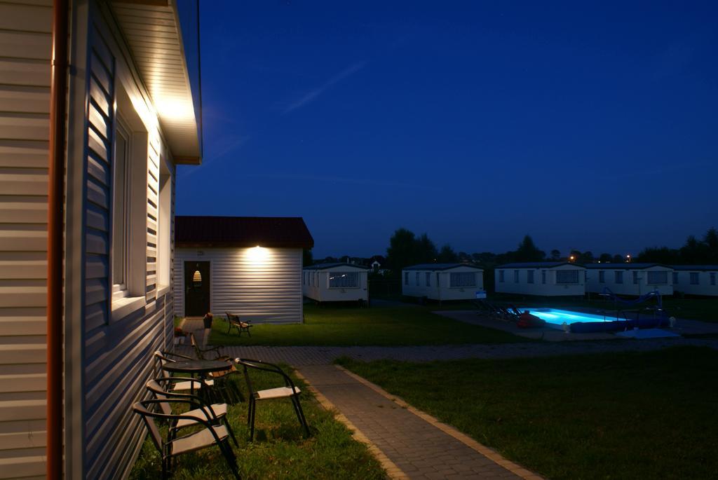 Cuma Camp Vila Sarbinowo Exterior foto